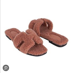 Hermes Oran Rose Shearling Sandal Limited Edition